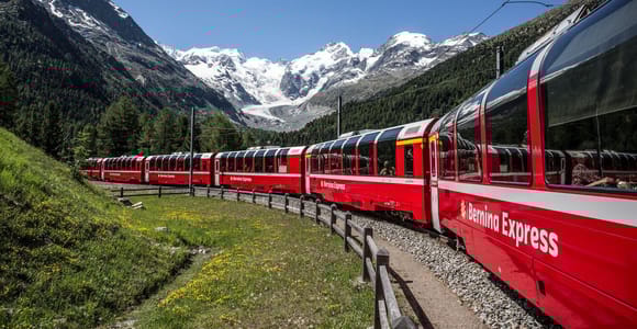 Swiss Travel Pass: Unbegrenztes Reisen mit Zug, Bus und Schiff