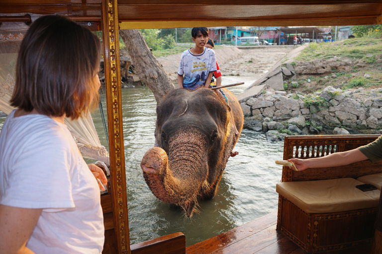 Ayutthaya: Private Boat Tour at Golden Hour Moments