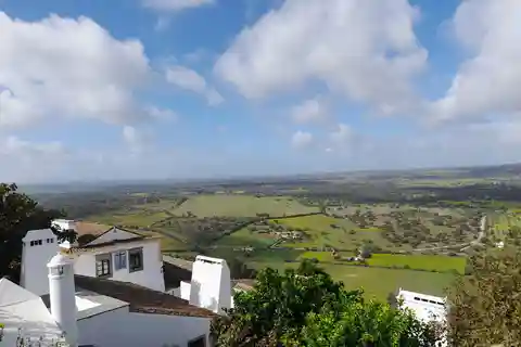 ÉVORA AND MONSARAZ FULL DAY PRIVATE TOUR BY CAR