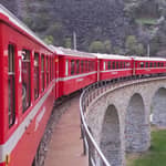 Trenino del Bernina, Alpi svizzere e St. Moritz: tour di 1 giorno da Milano