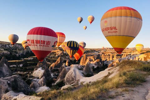 Cappadocia: Hot Air Balloon Flight &amp; Red Tour with LunchCappadocia: Hot Air Balloon Goreme Flight Only &amp; Pick Up