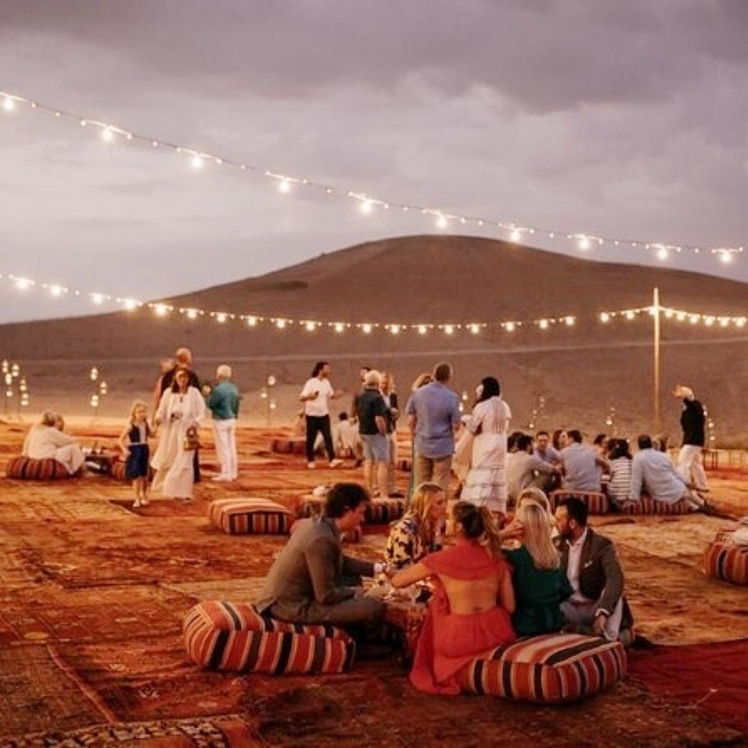 Dîner à Agafay Desert In Berber Camp avec coucher de soleil et spectacle - dromadaire