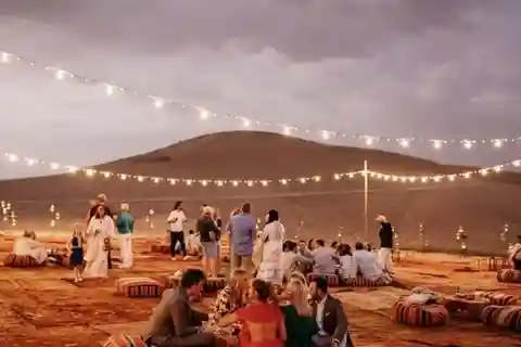 Abendessen in der Wüste von Agafay im Berber Camp mit Sonnenuntergang und Show