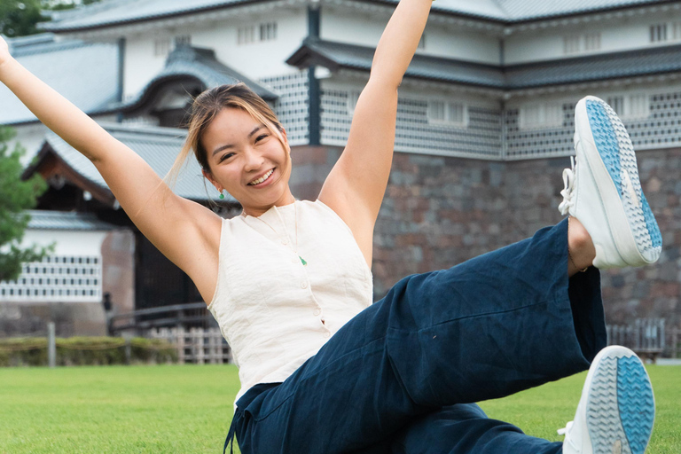 [Deer & Samurai History] Nara Guided Walking Tour+Photoshoot 3 Hours Walking Tour + Photo Service (small-group max. 6)