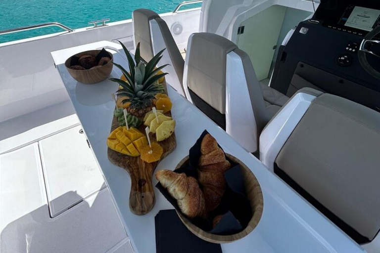 St Maarten: Private Yacht Tour to Anguilla