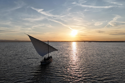 Valencia: Sonnenuntergang in der Albufera auf einem Segelboot mit ortskundigem Guide