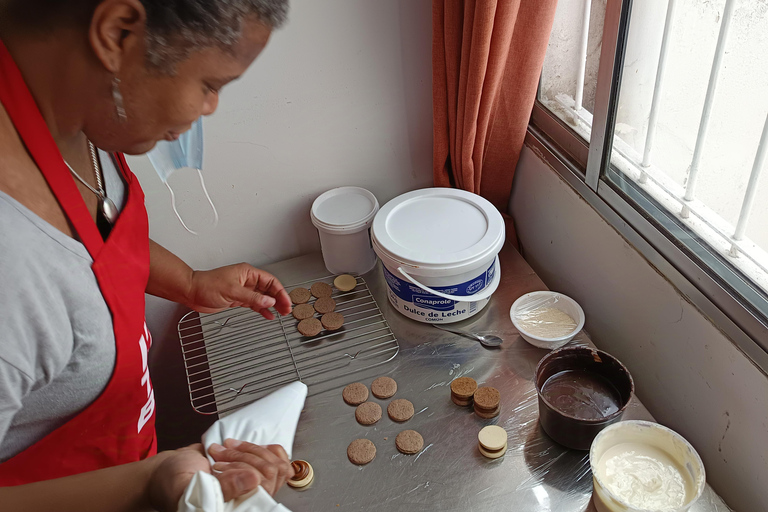 Produção de alfajores artesanais em Montevidéu