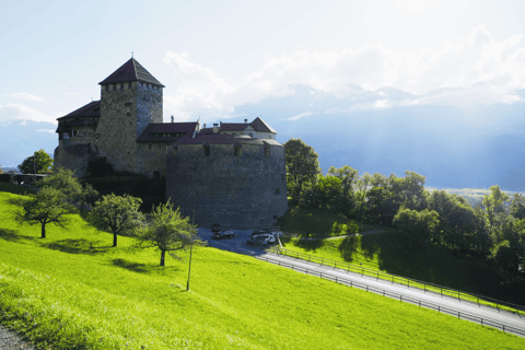 From Zurich: 4-Country Private Day Tour with Photoshoot