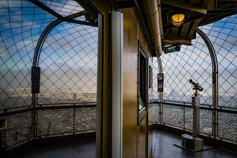 Eiffel Tower Access with HostSecond Level Access