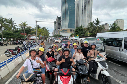 Visite touristique de la ville de Hoi An avec guide LGBTExcursion en moto