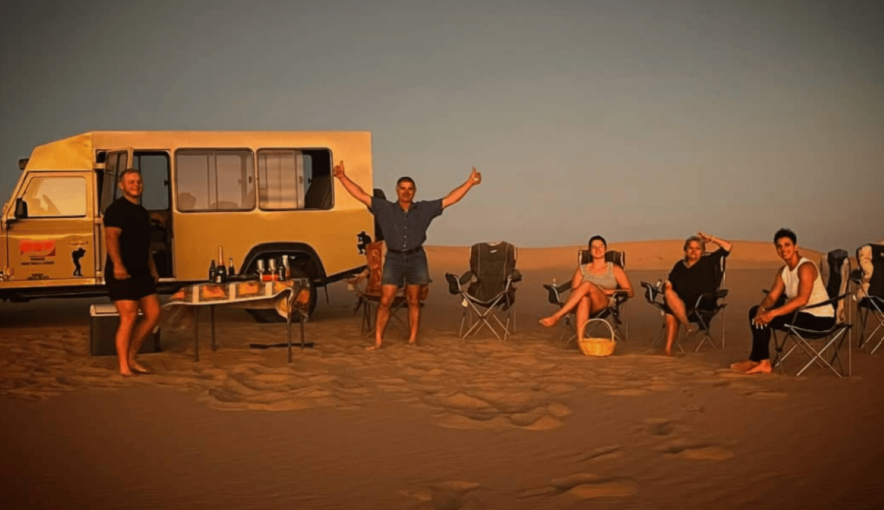 Zauberhafter Sonnenuntergang in Swakopmund – Wüstenglanz, Ozeanträume