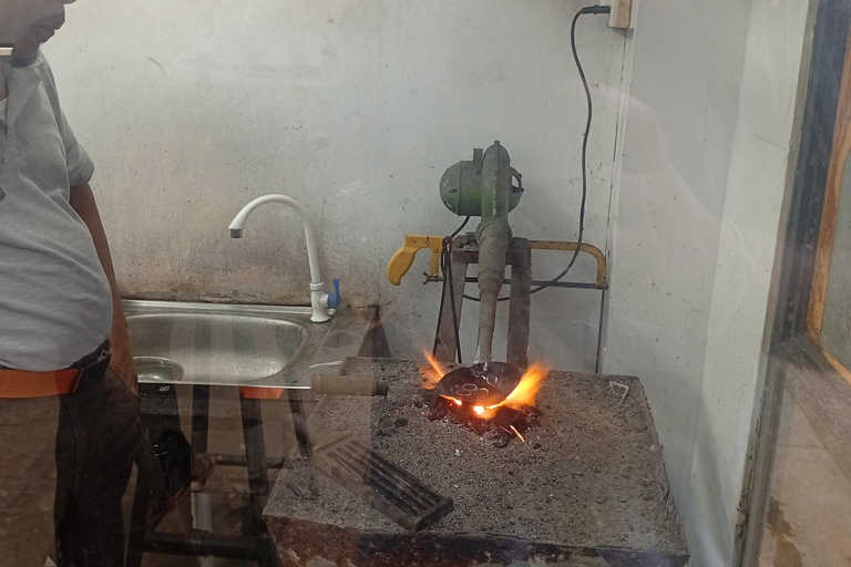 康提：香料园和手工艺人工作室嘟嘟车之旅