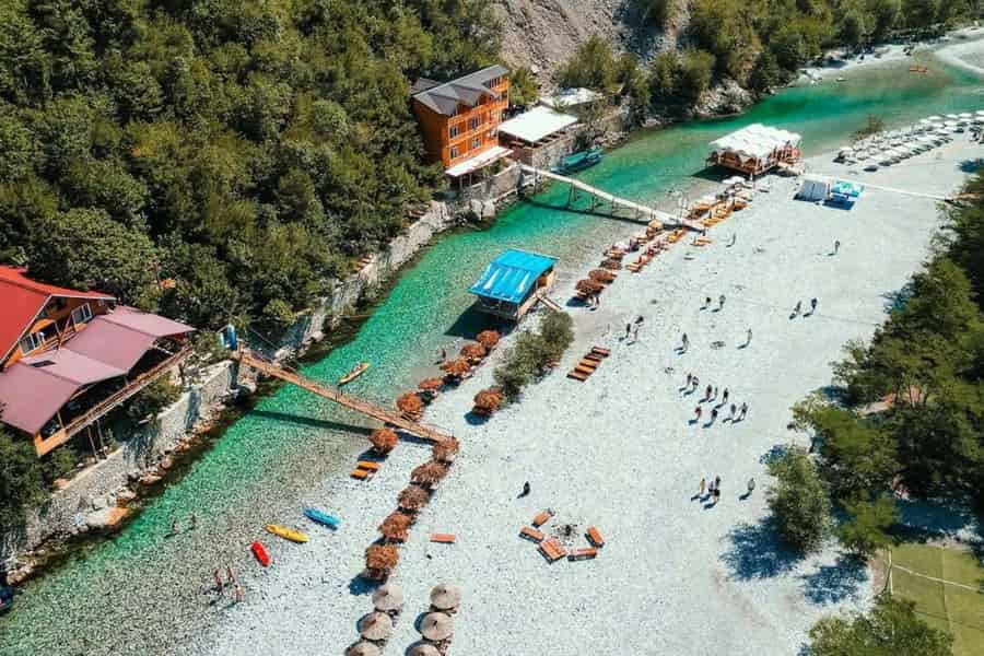Malerische Bootsfahrt von Komani-See bis Shala-Fluss. Foto: GetYourGuide Malerische Bootsfahrt von Komani-See bis Shala-Fluss. Foto: GetYourGuide
