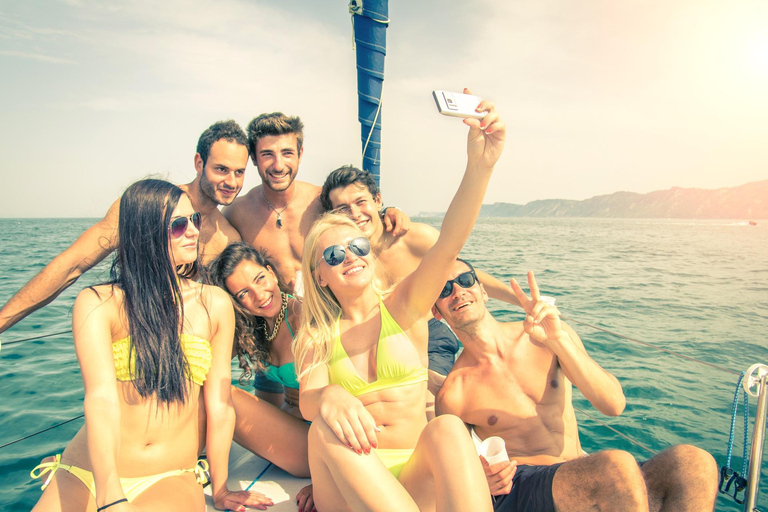 Bodrum: Orak Island, German Bay & Red Bay Boat Tour w/ Lunch