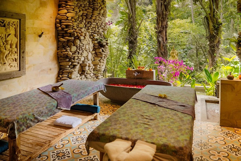 Bali: Massagem relaxante balinesa em um spa com banho de flores 2 horas