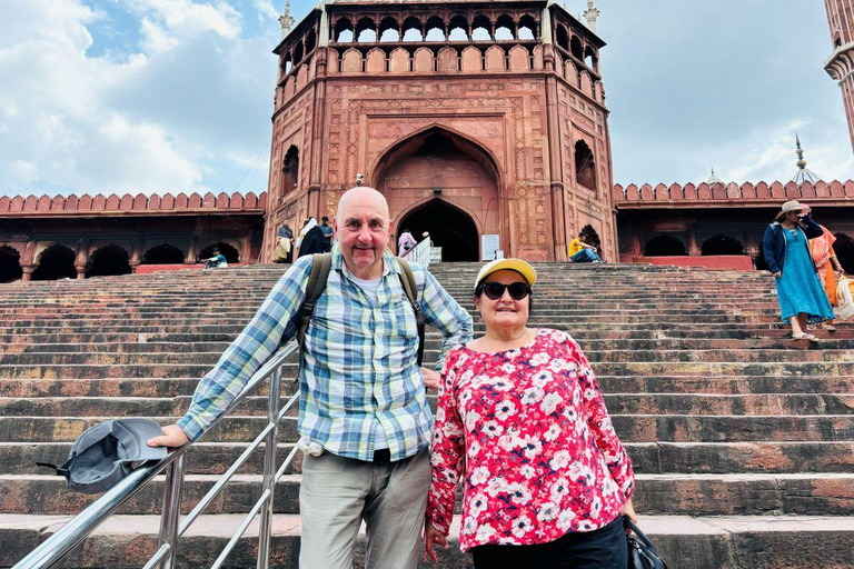 Delhi: Guided Shopping Tour Experience with Female Expert Exclusive Full-Day Shopping Tour with Female Expert Guide
