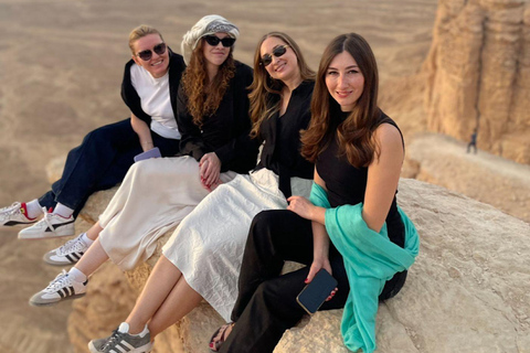 Riyadh: Edge of the World Tour with Snacks and Coffee