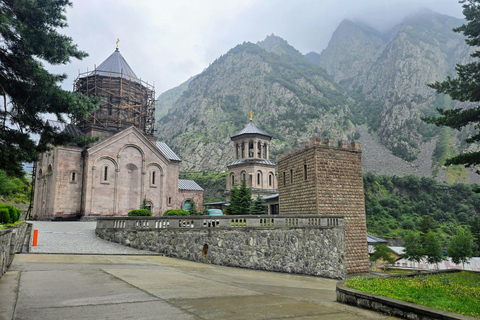 Tbilisi: Kazbegi & Georgian Military Road Private Tour