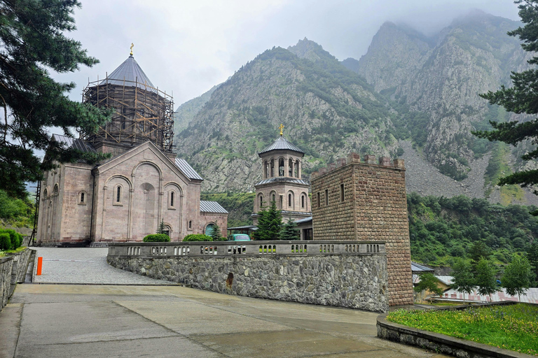 Tbilisi: Kazbegi & Georgian Military Road Private Tour