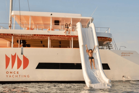 Pattaya: Festa do Pôr do Sol em Iate nas 3 Ilhas com DJ ao Vivo e BuffetPattaya: Festa ao pôr do sol em iate pelas 3 ilhas com DJ ao vivo e buffet