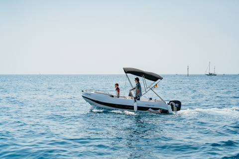Malaga: Kapitän Ihr eigenes Boot ohne Lizenz