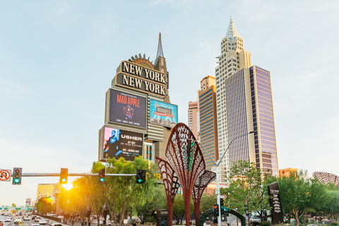 Las Vegas: Tour panoramico notturno in autobus scoperto20:00 Tour serale per soli adulti (21+) con bevanda