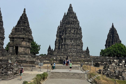 Yogyakarta: Prambanan Temple, Kota Gede & Beach Tour
