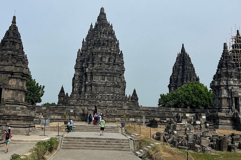 Yogyakarta: Prambanan Temple, Kota Gede & Beach Tour