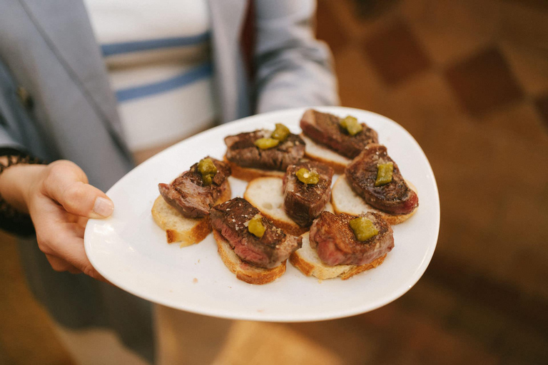 San Sebastian: Ultimate Pintxos & Wine Private Tour