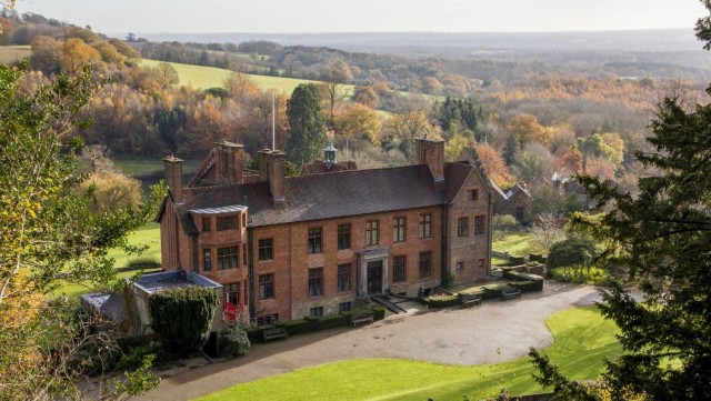 Visit Winston Churchill's Home - Chartwell House Admission Ticket in Crawley