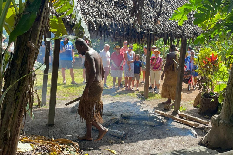 بورت فيلا: البحيرة الزرقاء، عدن على النهر وجولة السلاحف