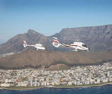 Cape Town: 20min Helicopter Flight with Boat Tour