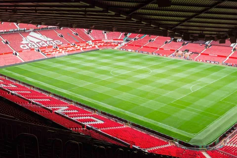 Iconic Old Trafford Awaits – Man United Live!