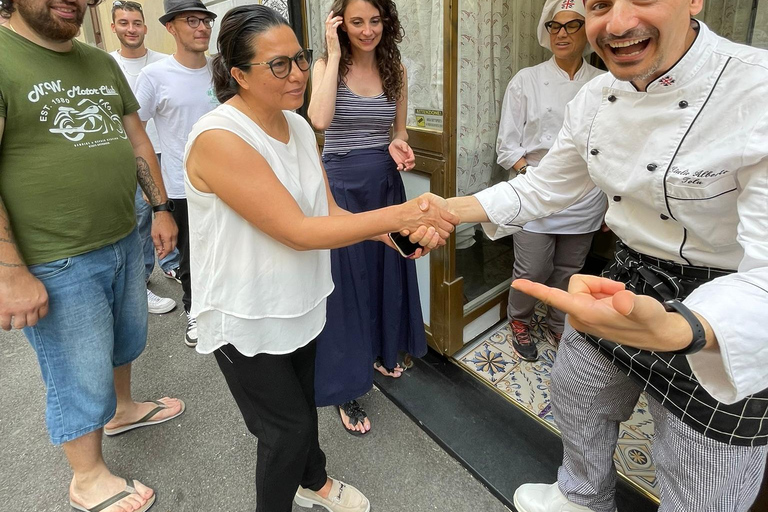 佛罗伦萨：意面制作课程，含晚餐、葡萄酒和... 唱歌！佛罗伦萨：意面制作课程，含晚餐、葡萄酒...还有歌唱！