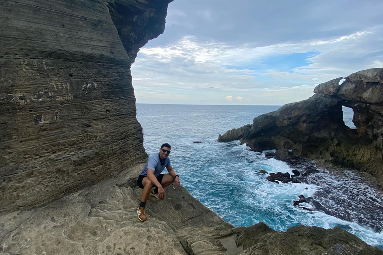 Von San Juan aus: Taino-Höhle, Strandbad und Essen probieren