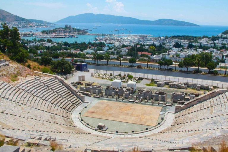 Bodrum port: Guided City Tour with Castle & Mausoleum Visit