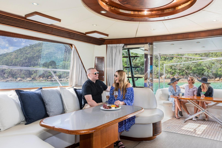 Sydney: crociera mattutina di 2 ore su uno yacht di lusso con bevande incluseSydney: crociera di lusso di 2 ore al mattino con bevande incluse