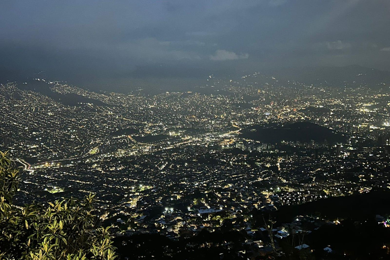 Night getaway, Picacho viewpoint, and 7 other viewpoints in Medellín