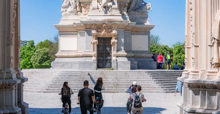 Best of Madrid: 3-Hour Guided Bike Tour in Small Groups photo 4