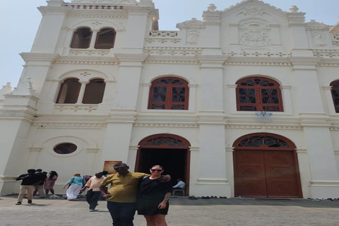 Kochi: Tuk-Tuk-Ausflug mit versteckten SchätzenKochi: Ausflug mit dem Tuk-Tuk zu versteckten Schätzen