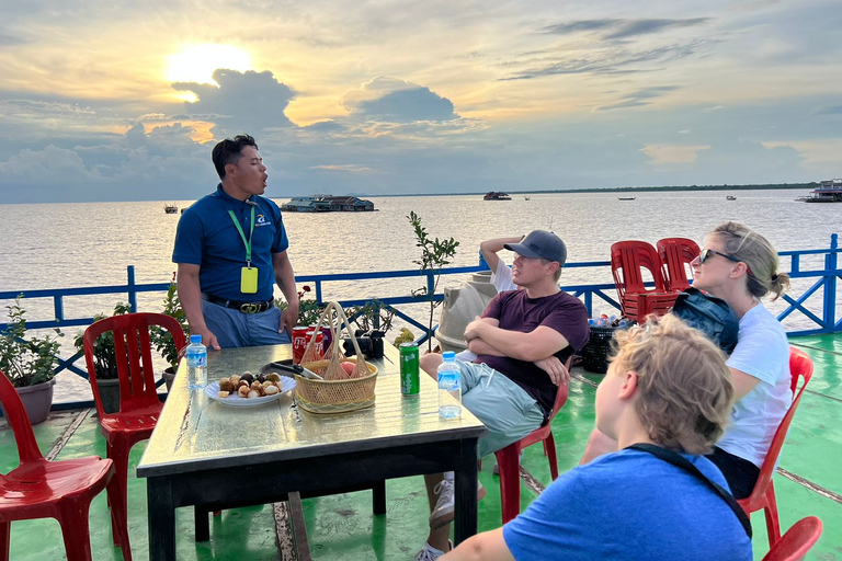 Siem Reap: Tonle Sap Sunset Boat Cruise with Transfers Siem Reap: Tonle Sap Private Tour Sunset Cruis