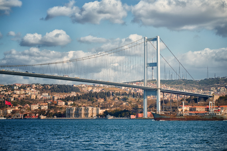 Istanbul: Bosphorus Cruise with Brunch