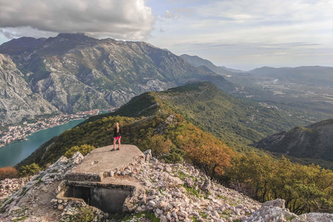 Vanuit Tivat: Vrmac Hill Scenic Hike boven de Boka-baaiVanuit Tivat: mooie wandeling op de Vrmac-heuvel boven de baai van Boka
