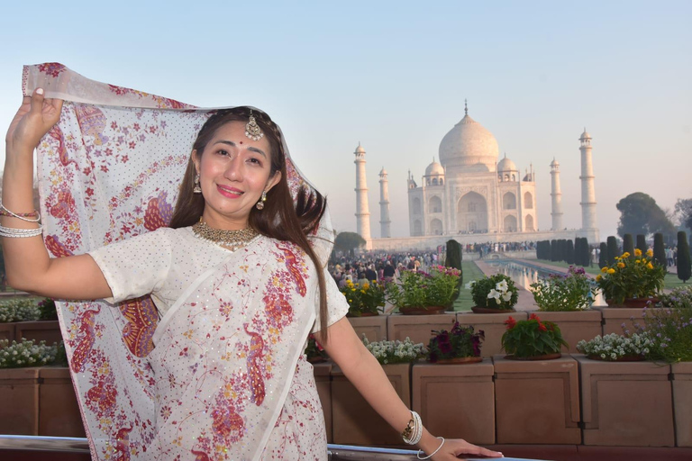 Taj Mahal Instagram Photography Tour w/ Expert Photographer Expert Guide cum Photographer and Taj Mahal Entry Tickets
