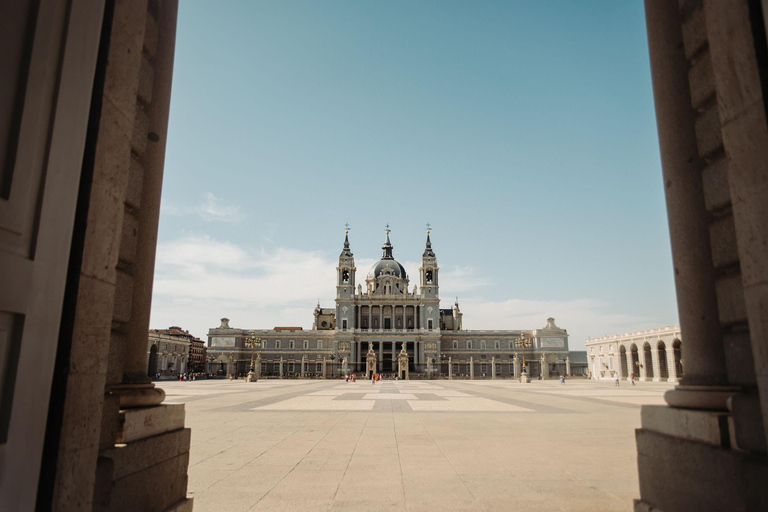 Madrid: Skip the line Royal Palace & Prado Museum Tour