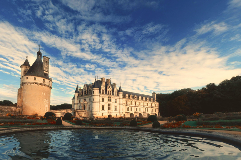 Loire Valley: Castles & Countryside Horseback Ride + Lunch
