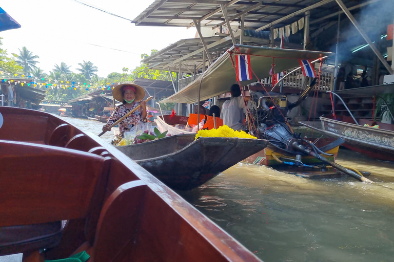 Bangkok: Floating and Railway market with Portuguese guide