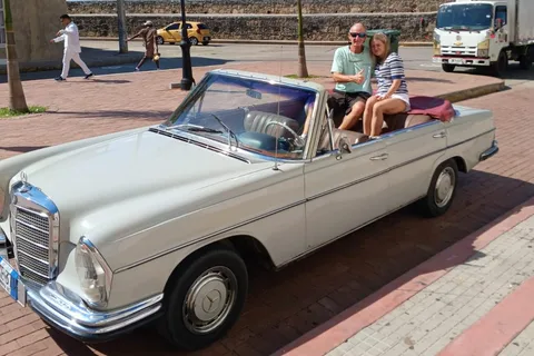 Tour privato in auto d'epoca a Cartagena