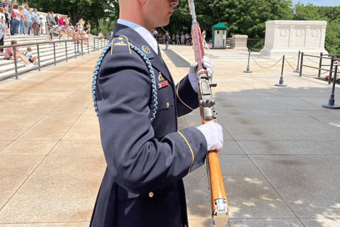 Arlington Cemetery &amp; Changing of Guard Small-Group WalkingArlington Cemetery: History, Heroes &amp; Changing of the Guard