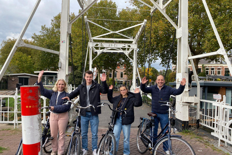 Utrecht: Guided Bike Tour with Dom Tower & Canal Cellars